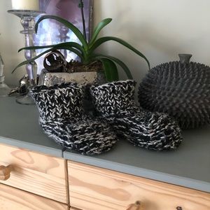 Fawn crochet adult booties/house shoes